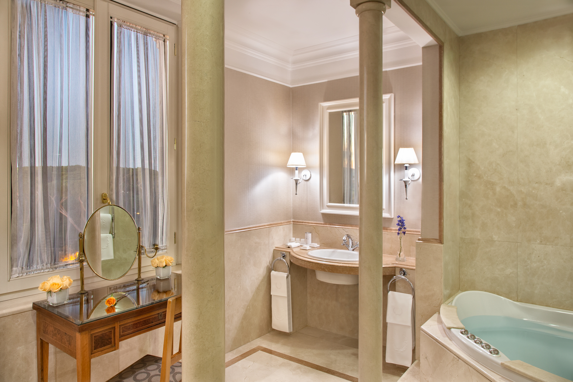 bagno_presidential_rome_marriott_grand_hotel_flora