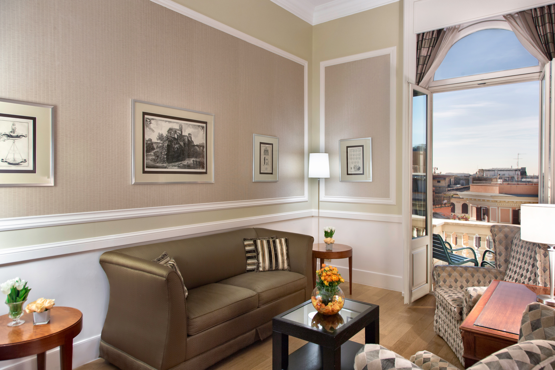 salotto_suite_hf_rome_marriott_grand_hotel_flora